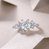 2 Carat Moissanite S925 Silver Ring Modern Elegant Luxury Style