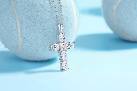 1Soul Guidance Moissanite Cross Pendant Necklace in S925 Sterling Silver