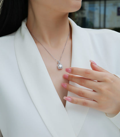2-Carat Moissanite Pendant Necklace in S925 Silver with Platinum Plating