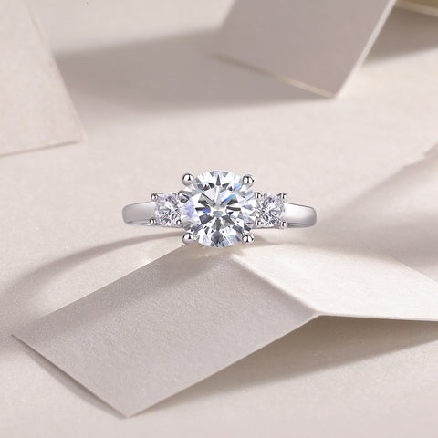 1 Carat Moissanite Silver Ring Luxury Fashion Statement