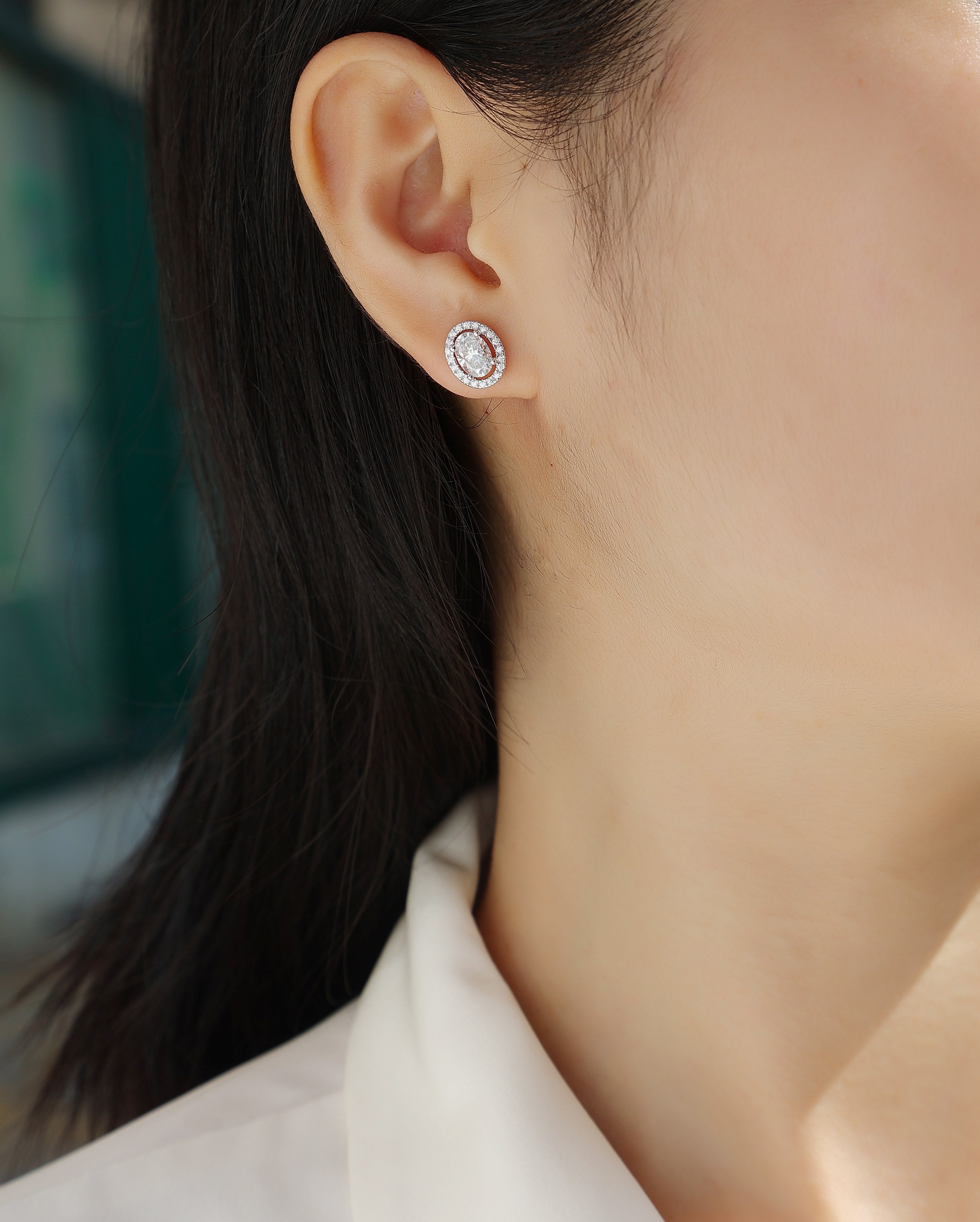 1Phantom Night Sterling Silver Moissanite Stud Earrings Elegant Oval Design