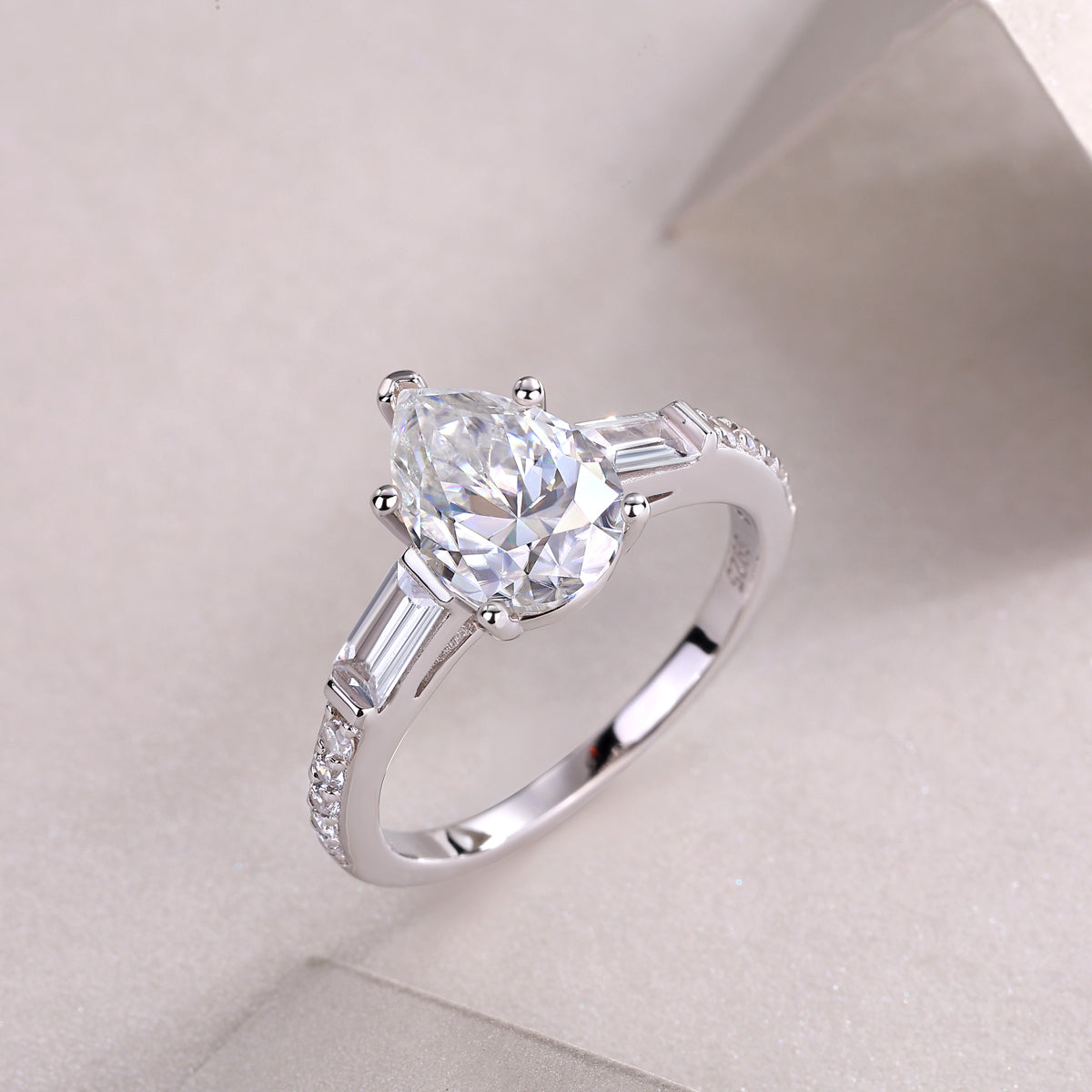 Pear-Shaped Moissanite S925 Silver Ring Modern Elegant Fashion Jewelry