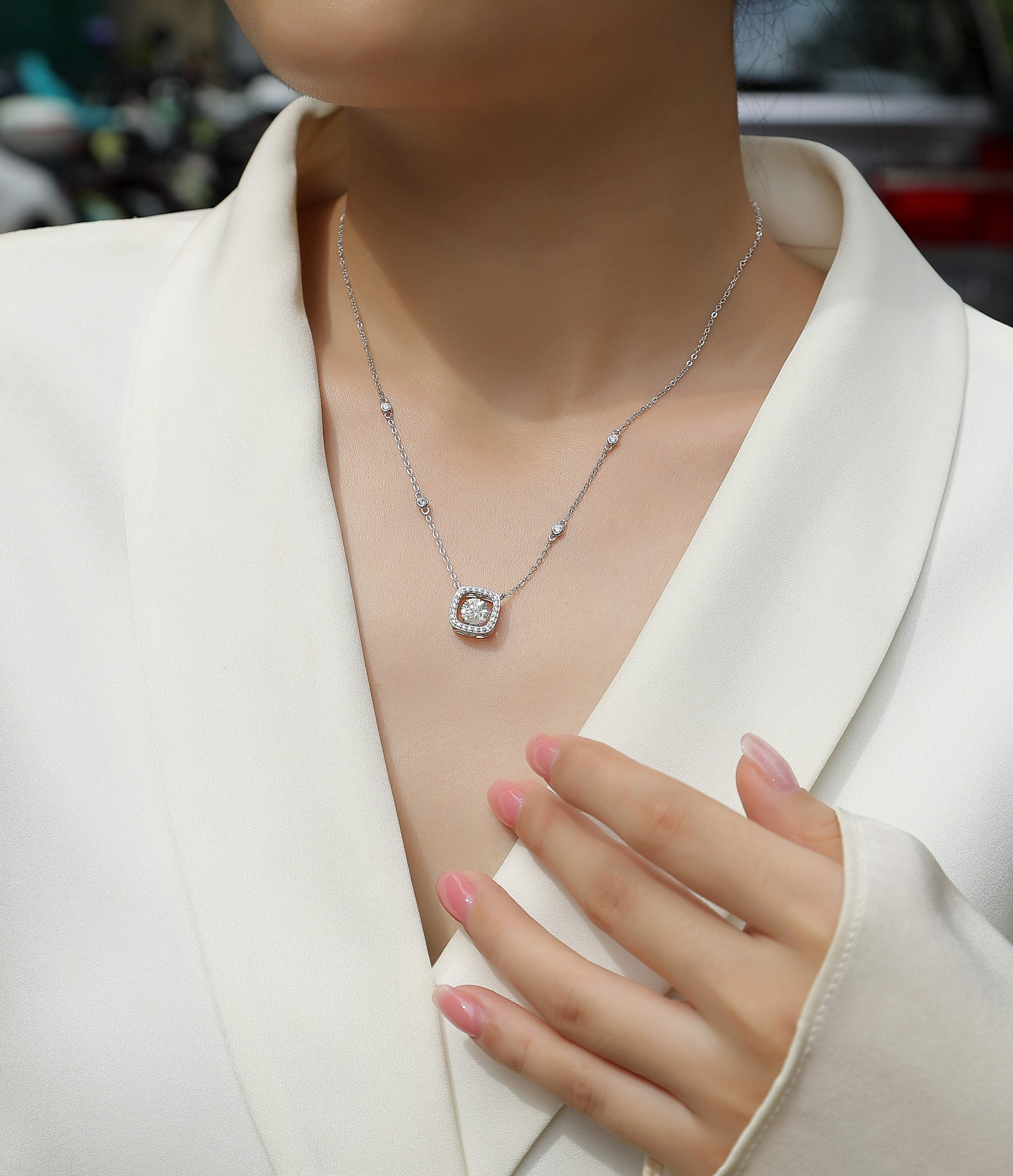 1Sweet Fashionable Moissanite Pendant Necklace Set in S925 Sterling Silver with Platinum Plating