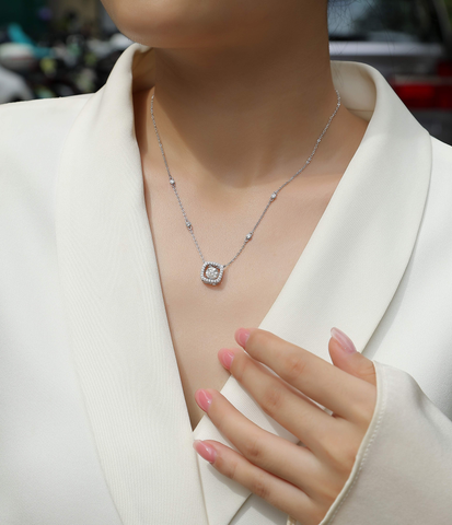 1Sweet Fashionable Moissanite Pendant Necklace Set in S925 Sterling Silver with Platinum Plating