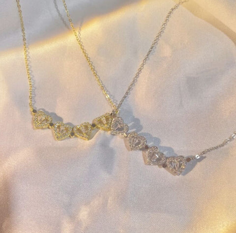 Magnetic Folding Four Leaf Clover Heart Pendant Necklace for Women