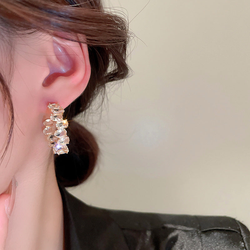 Sweet Geometric C-Shaped Cubic Zirconia Earrings in Copper