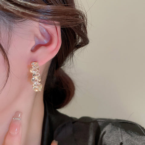 Sweet Geometric C-Shaped Cubic Zirconia Earrings in Copper