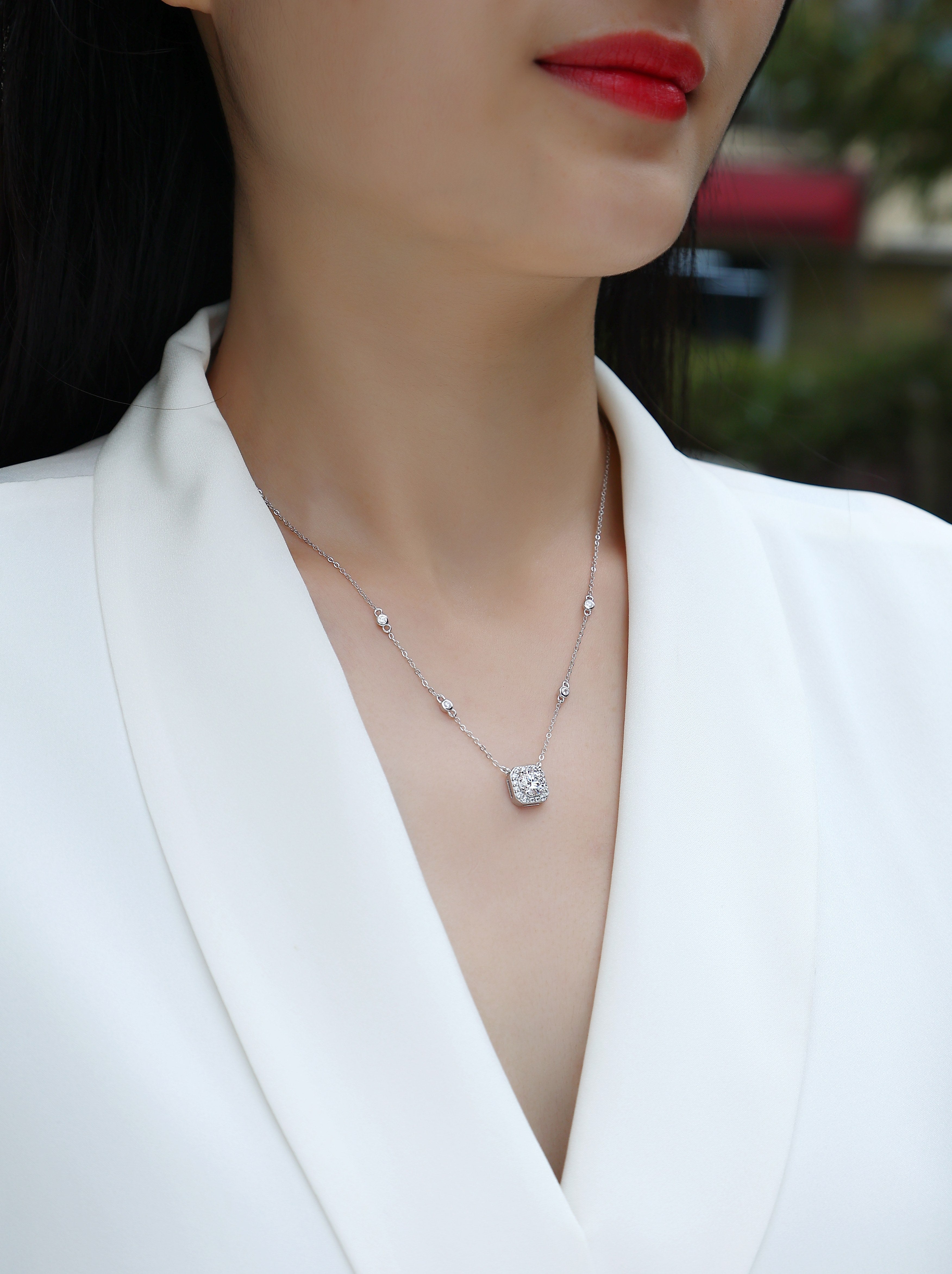 1Flower Love S925 Sterling Silver Necklace with 1-Carat Moissanite Pendant