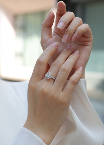 Luxury Moissanite Wedding Ring in S925 Silver