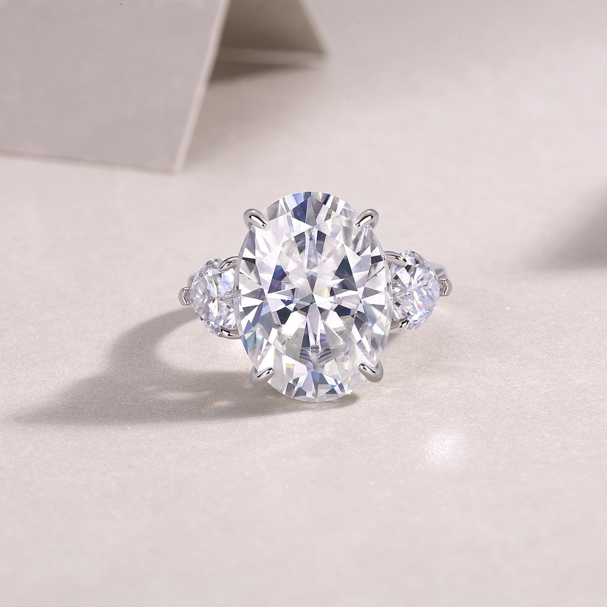 1Soul Resonance Oval Moissanite Ring in S925 Sterling Silver