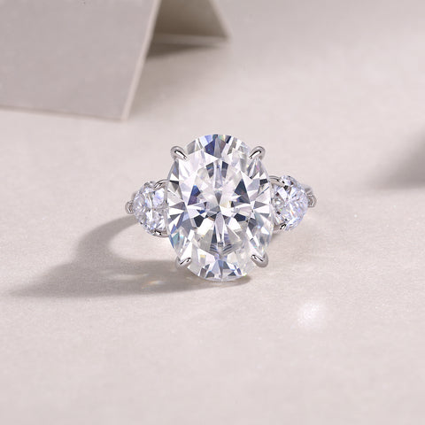 1Soul Resonance Oval Moissanite Ring in S925 Sterling Silver
