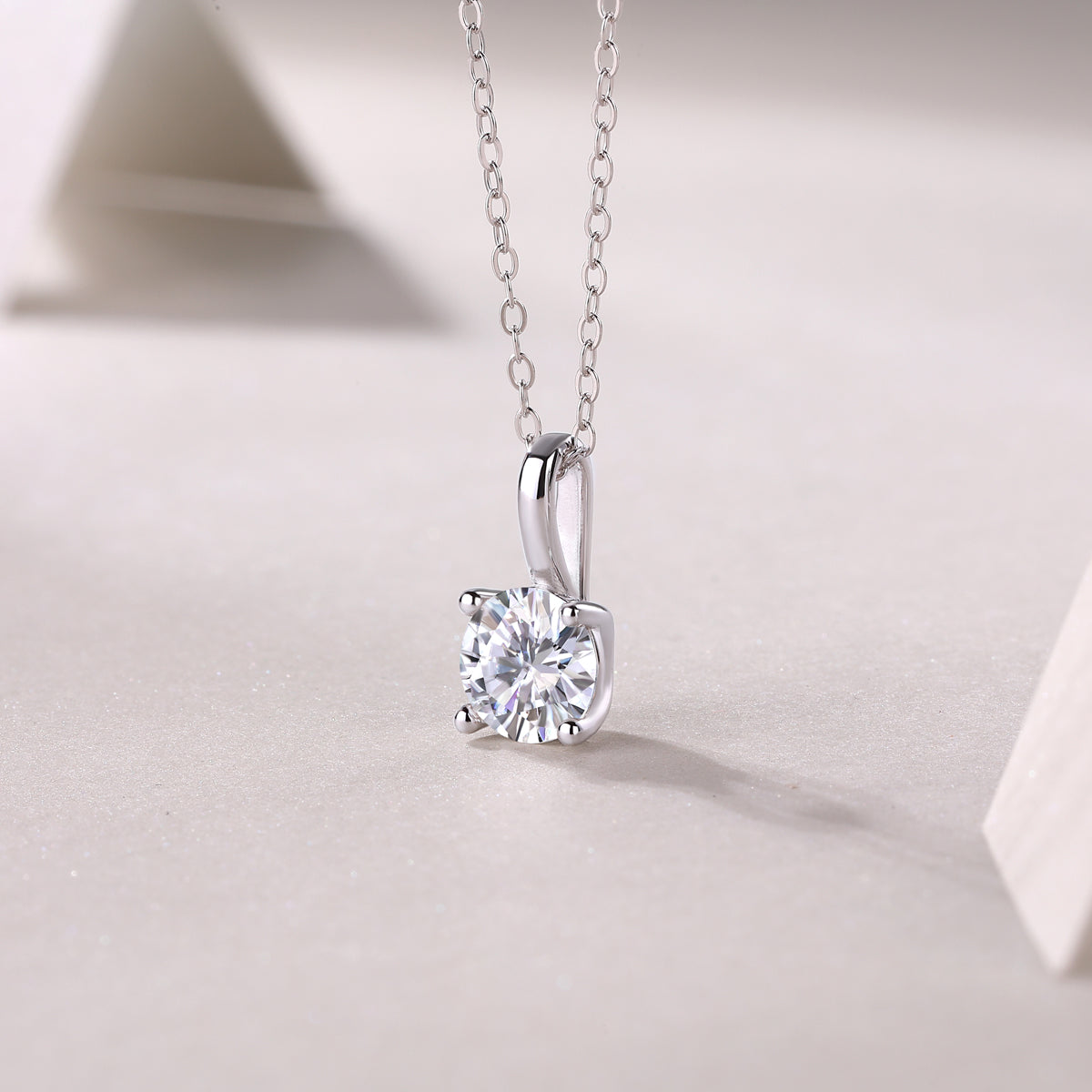 Elegant 1-Carat Moissanite Pendant Necklace in S925 Silver