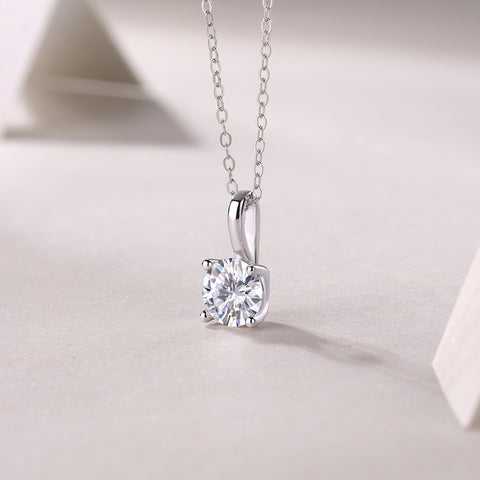 Elegant 1-Carat Moissanite Pendant Necklace in S925 Silver