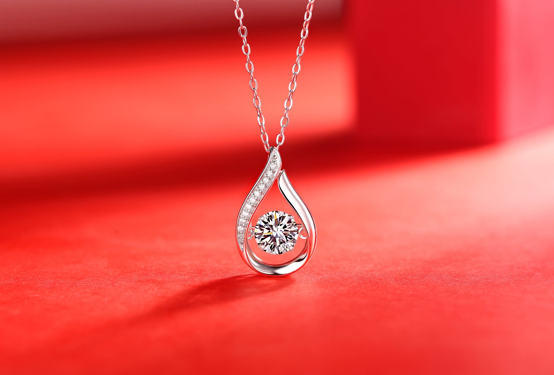 1Carat Moissanite Pendant Necklace in S925 Silver Elegant Drop Design