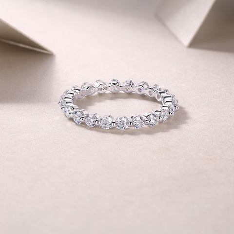 S925 Silver Moissanite Ring with 1 Row of Sparkling Stones Luxury Fashion