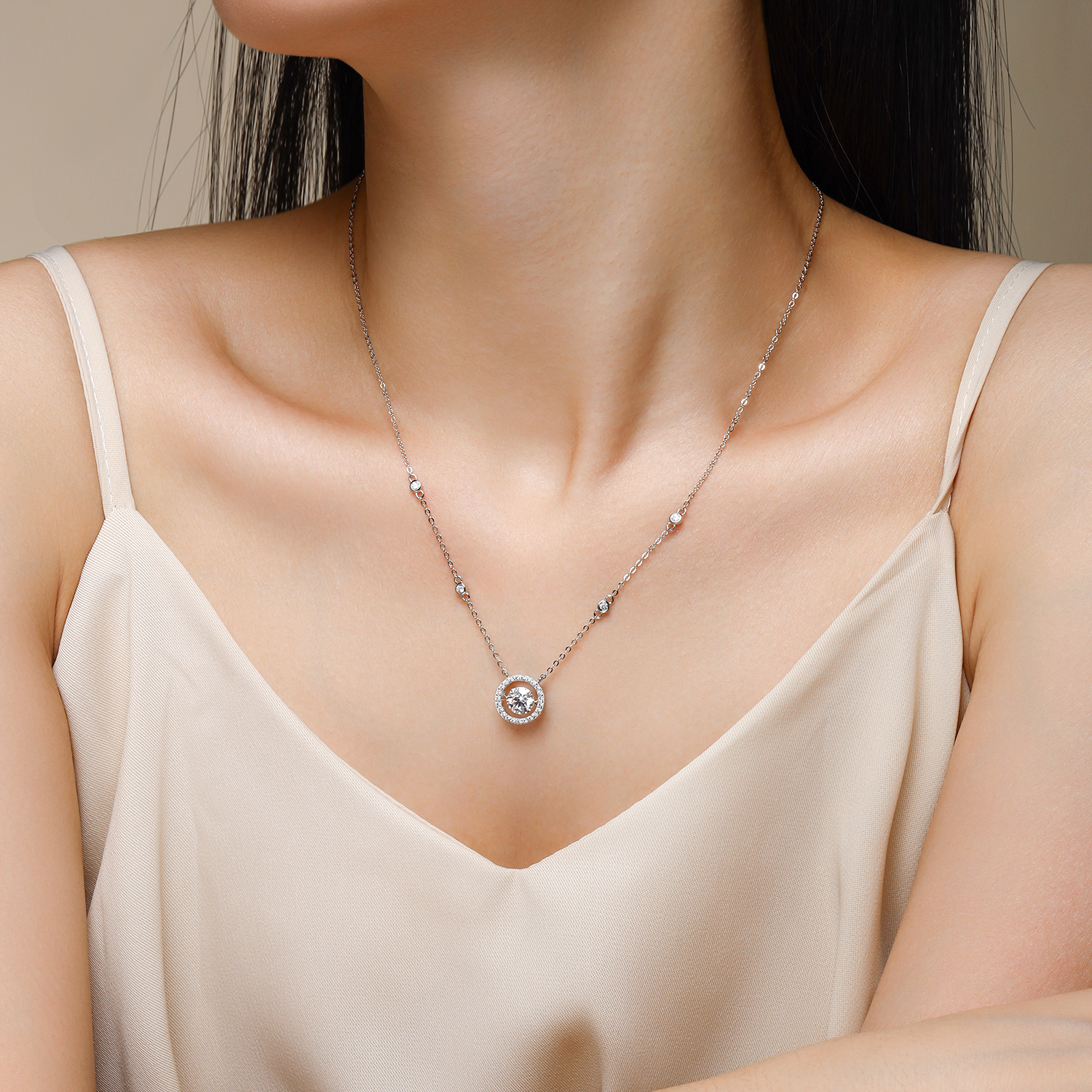 1Carat Moissanite Pendant Necklace in S925 Silver with Platinum Plating