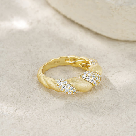 S925 Sterling Silver Gold-Plated Moissanite Ring Modern Elegant Fashion Jewelry