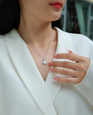 S925 Sterling Silver Moissanite Pendant Necklace 2-Carat Sparkling Halo Design