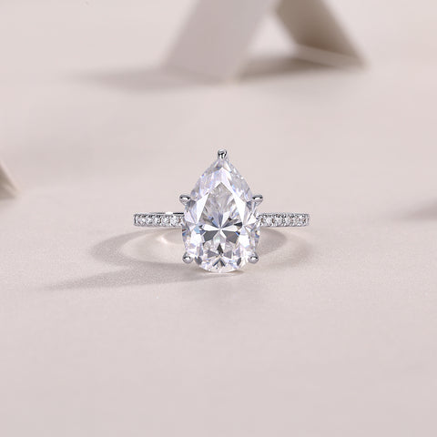 Pear-Shaped Moissanite Ring in S925 Sterling Silver Elegant Fashion Jewelry
