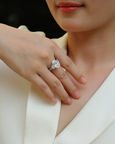 1Crown Of Radiance Moissanite S925 Sterling Silver Oval Cut Ring