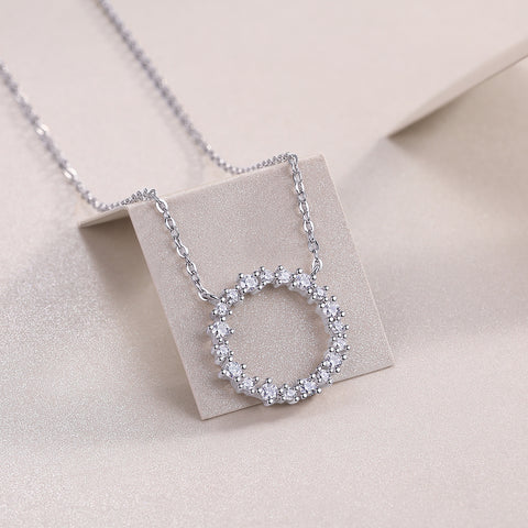 S925 Sterling Silver Moissanite Circle Pendant Necklace with Platinum Plating