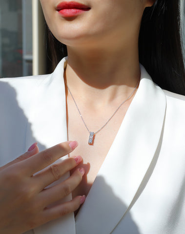 1Round Moissanite Pendant Necklace in S925 Sterling Silver with Platinum Plating