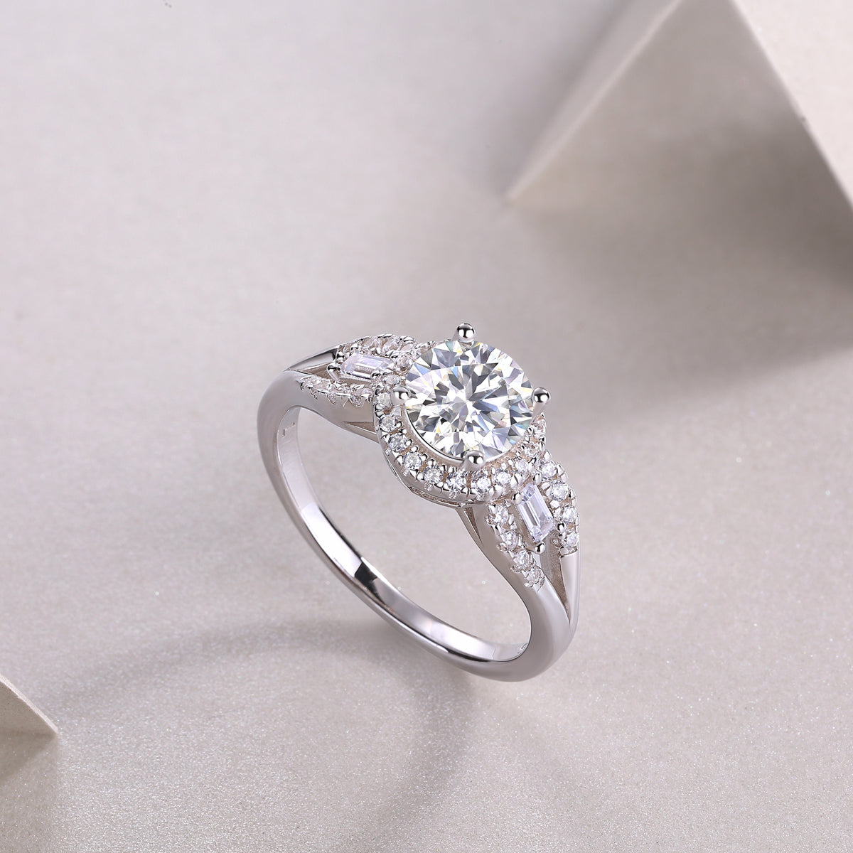 S925 Silver Moissanite Wedding Ring with Large 1 Carat Center Stone