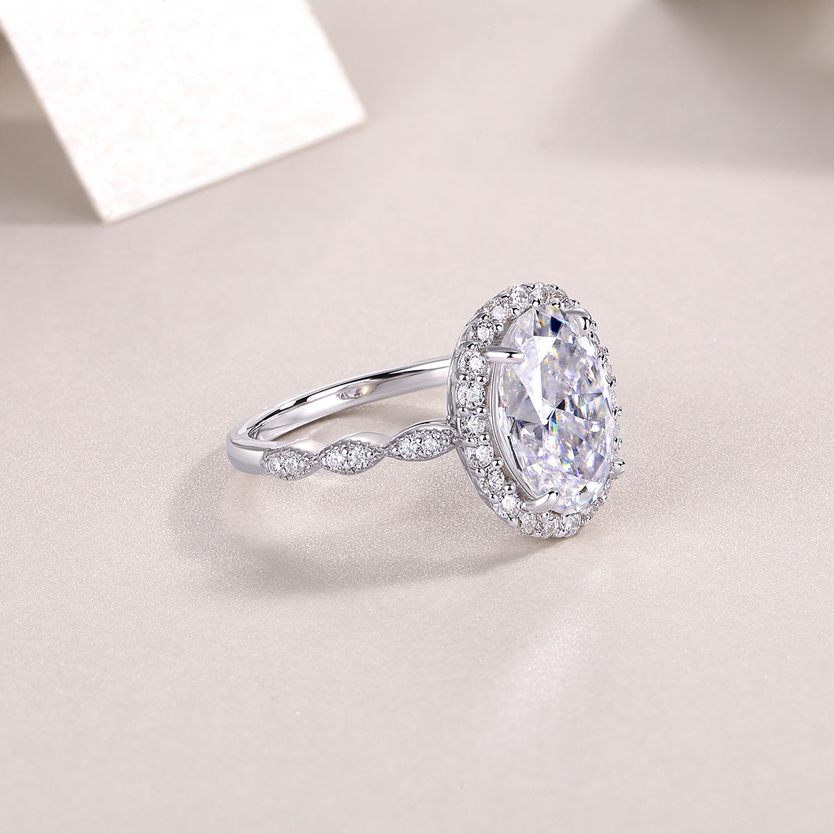 1Bright Moon Oval Moissanite Ring in S925 Sterling Silver Fashion Jewelry