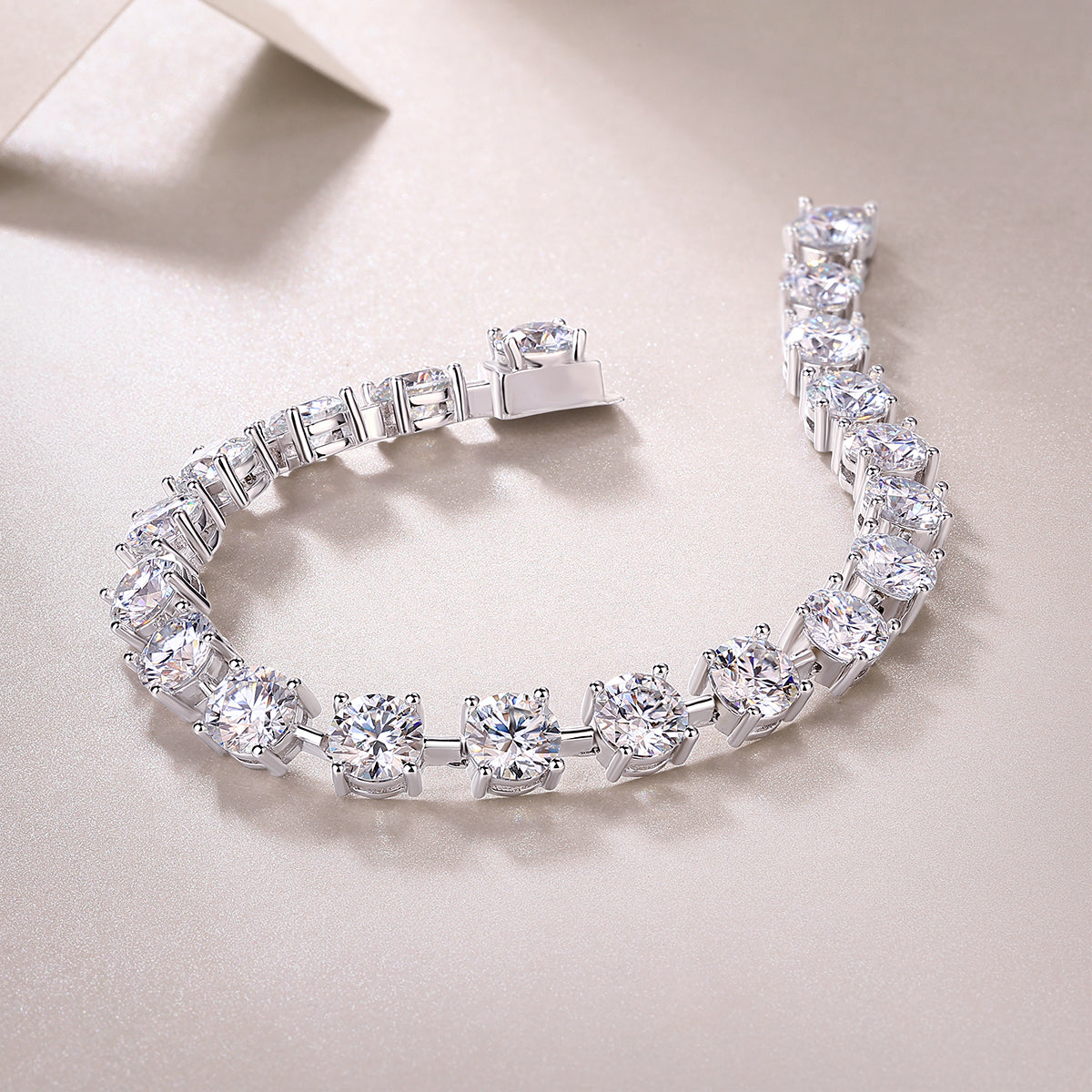 Luxury S925 Silver Moissanite Tennis Bracelet Elegant Sparkling Design