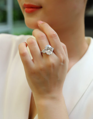 1Soul Resonance Oval Moissanite Ring in S925 Sterling Silver Modern Elegant Fine Jewelry