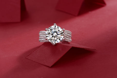 Luxury 5 Carat Moissanite Ring in S925 Silver