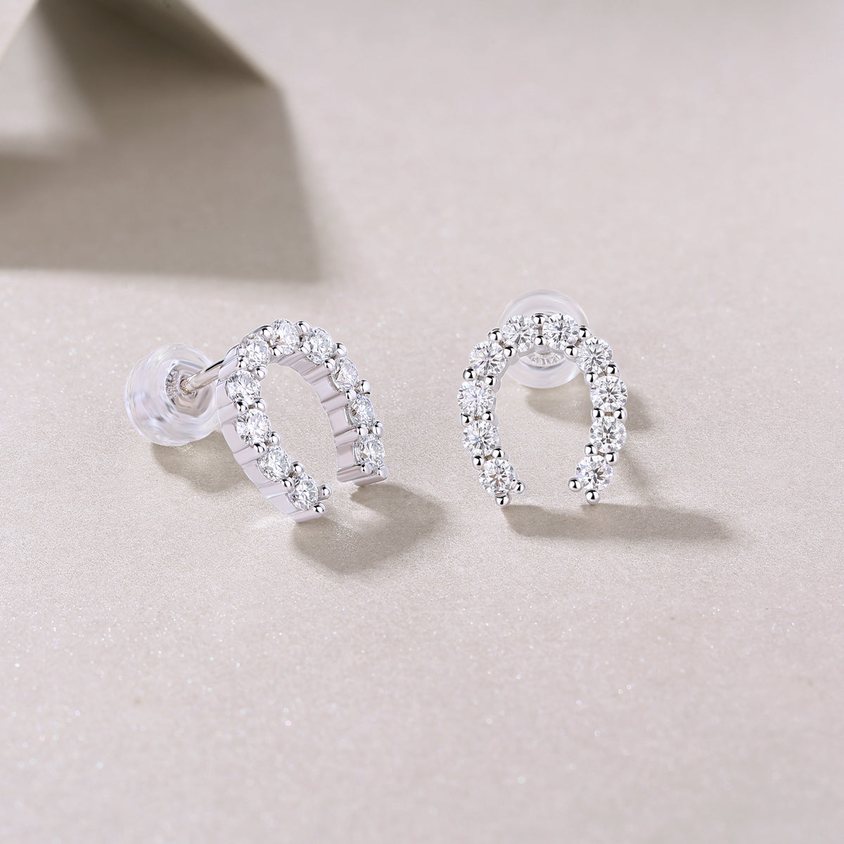 S925 Silver Moissanite Stud Earrings Luxury Horseshoe Design