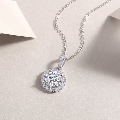 S925 Sterling Silver Moissanite Pendant Necklace 2-Carat Sparkling Halo Design