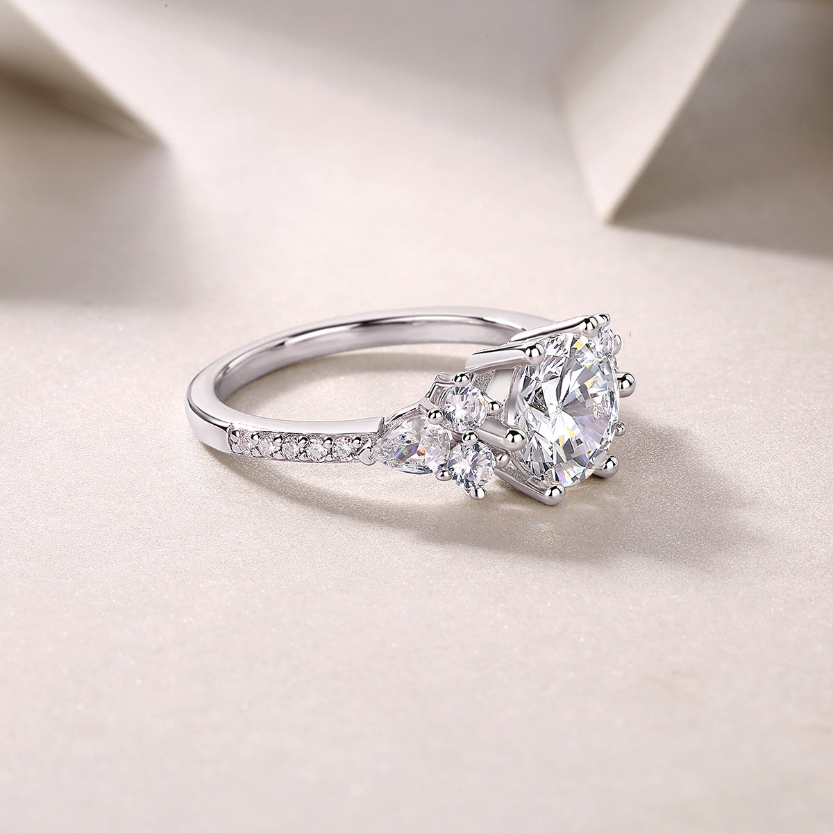 2 Carat Moissanite Silver Ring S925 Luxury Fashion Diamond Style