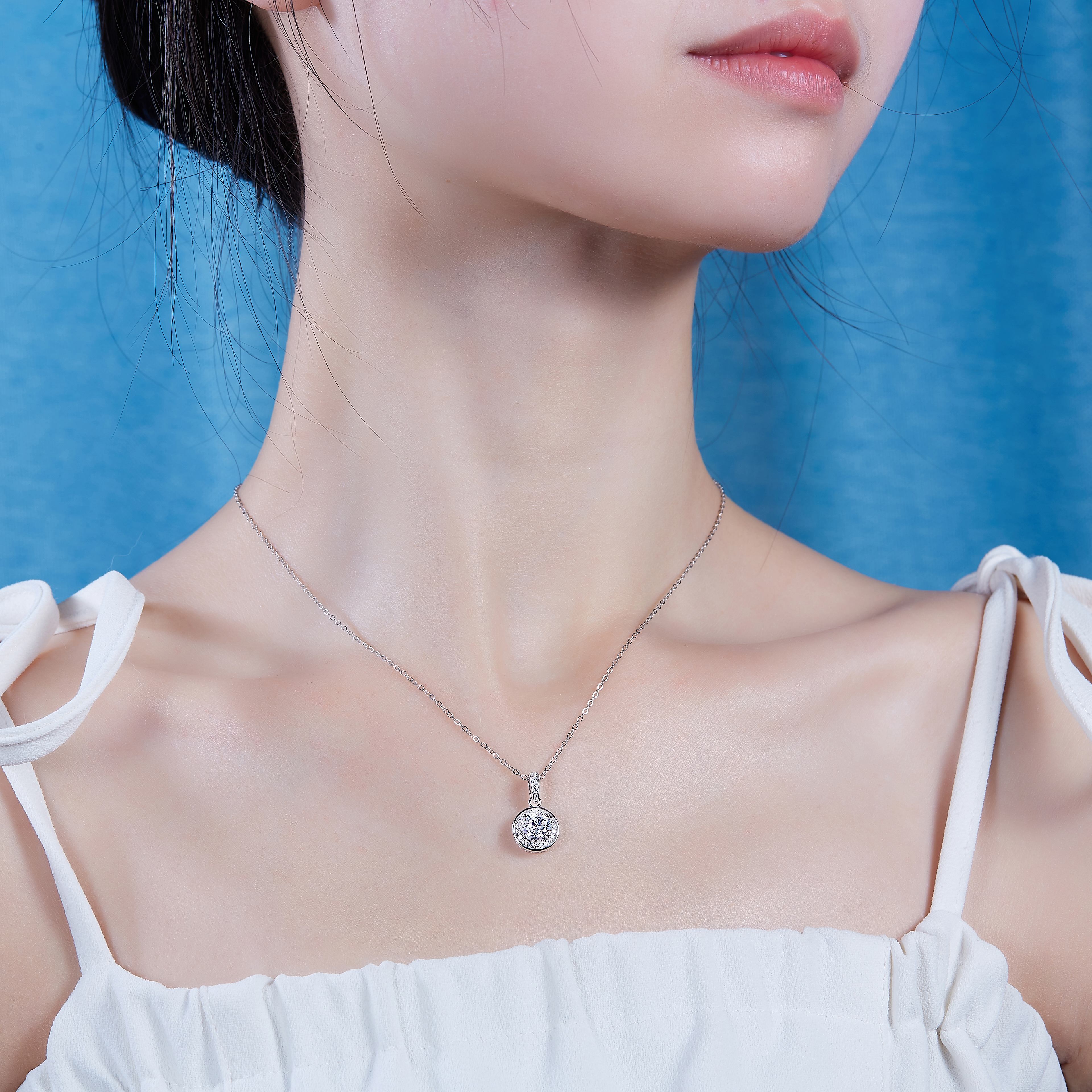 1Carat Moissanite Pendant Necklace in S925 Sterling Silver with Platinum Plating