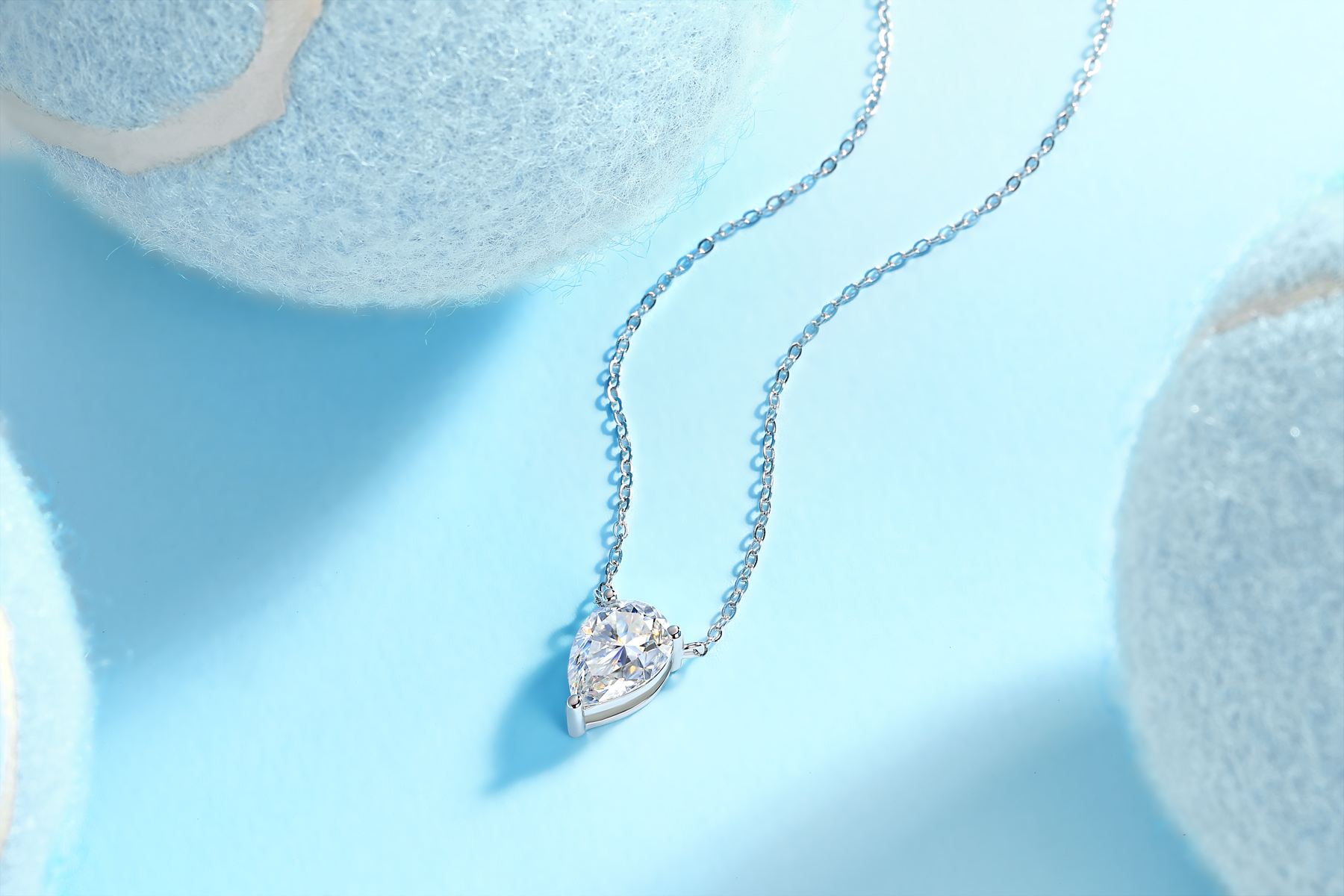 Pear-Shaped Moissanite Pendant Necklace in S925 Sterling Silver