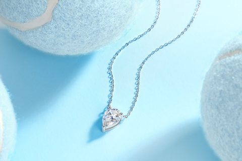 Pear-Shaped Moissanite Pendant Necklace in S925 Sterling Silver