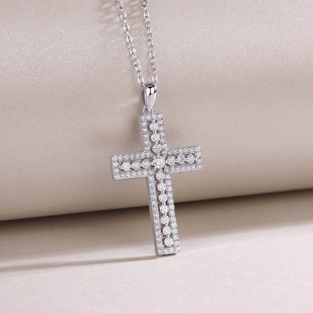 Luxury S925 Silver Moissanite Cross Pendant Necklace 40cm