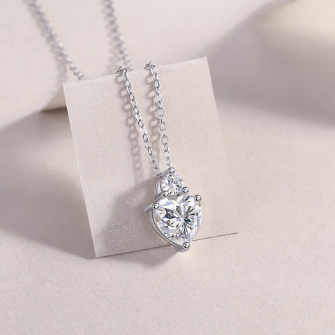 Heart-Shaped Moissanite Pendant Necklace in S925 Sterling Silver with Platinum Plating