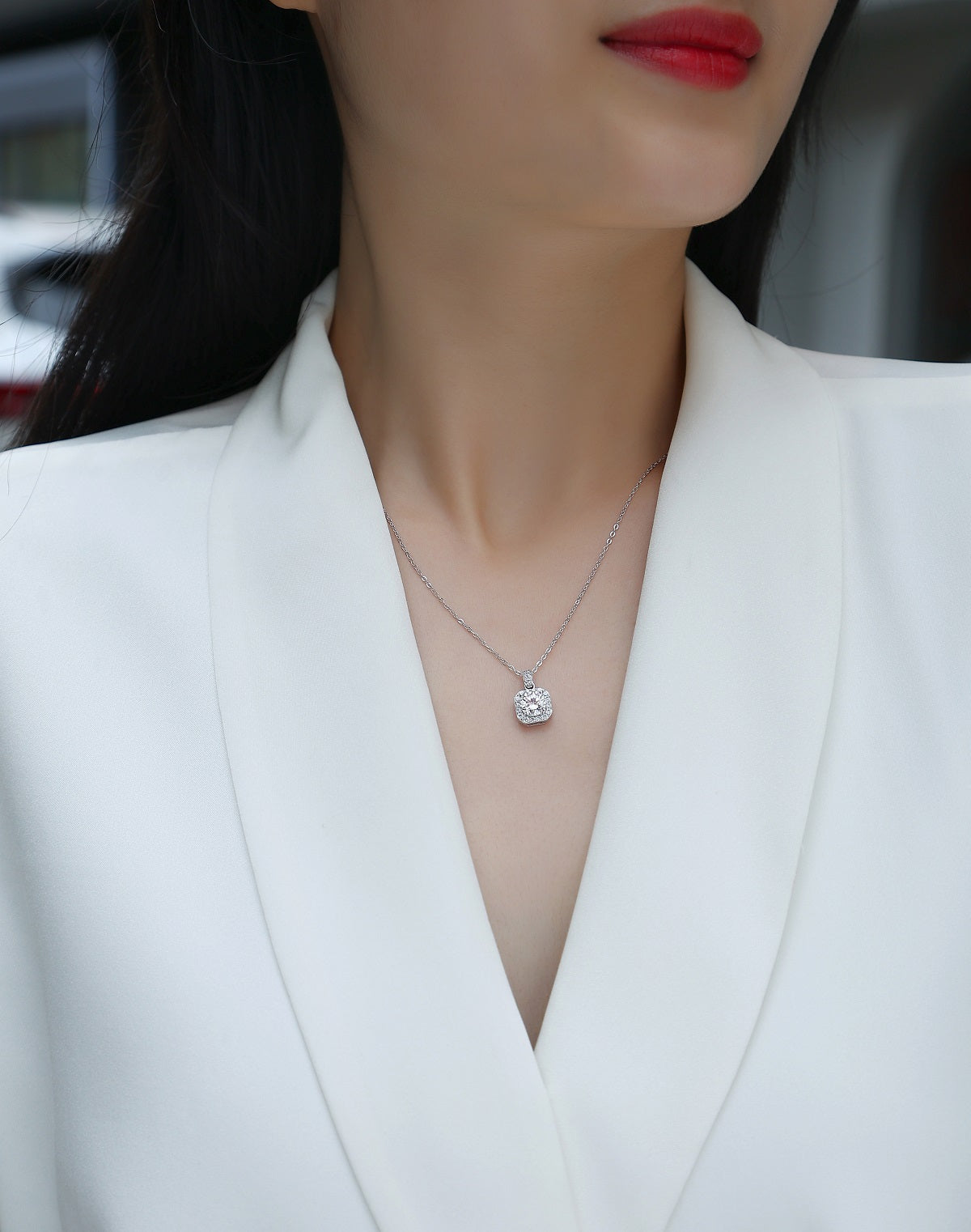 1Dawn Light 1-Carat Moissanite Pendant Necklace in S925 Sterling Silver with Platinum Plating