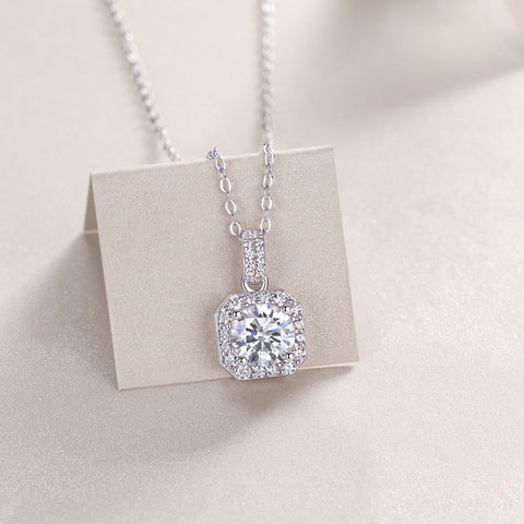 1Dawn Light 1-Carat Moissanite Pendant Necklace in S925 Sterling Silver with Platinum Plating