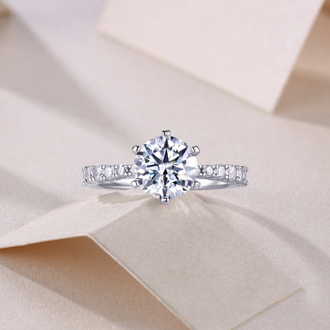 2 Carat Moissanite Silver Ring Luxury Fashion Statement