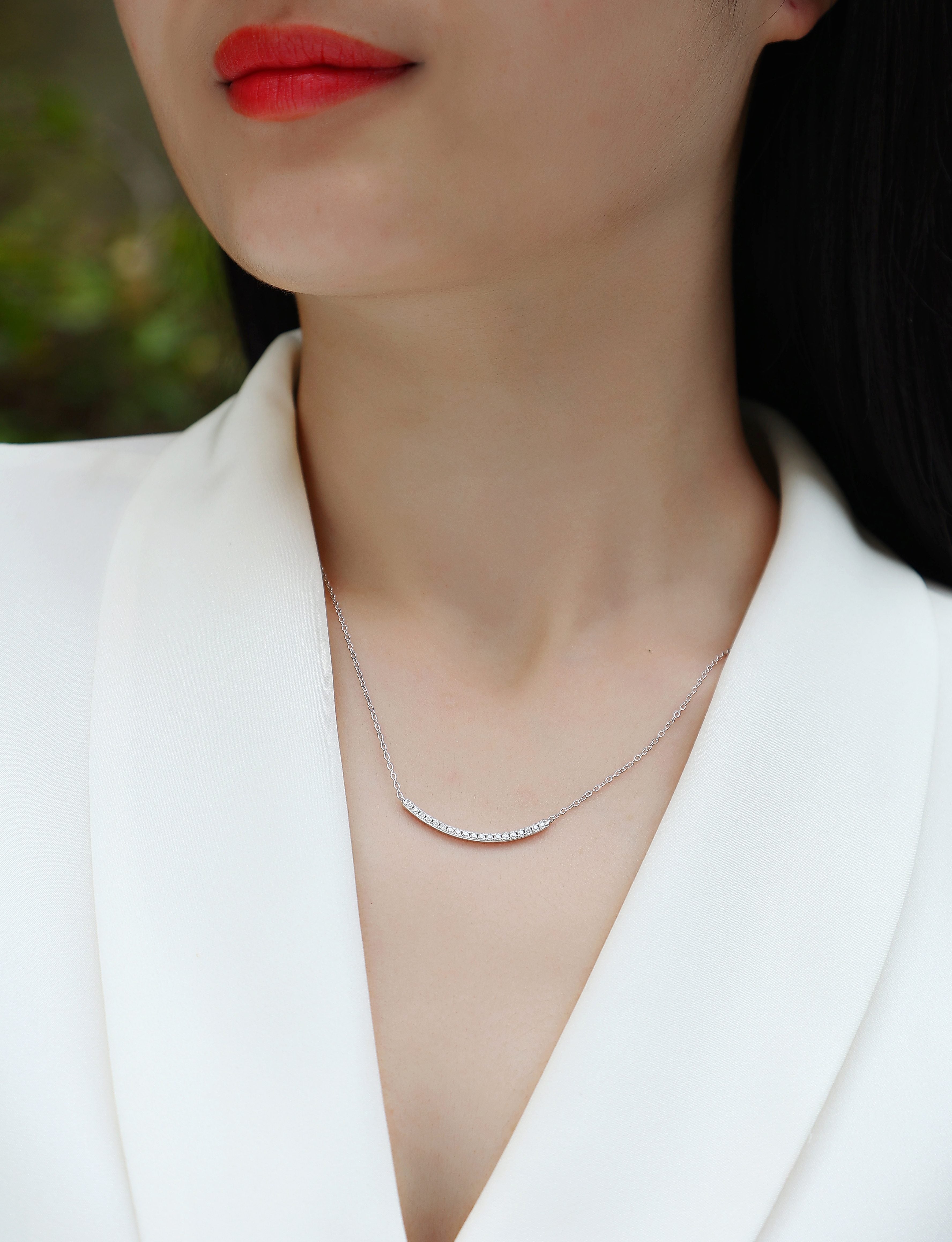 1Joy S925 Sterling Silver Moissanite Pendant Necklace Elegant Curved Bar Design