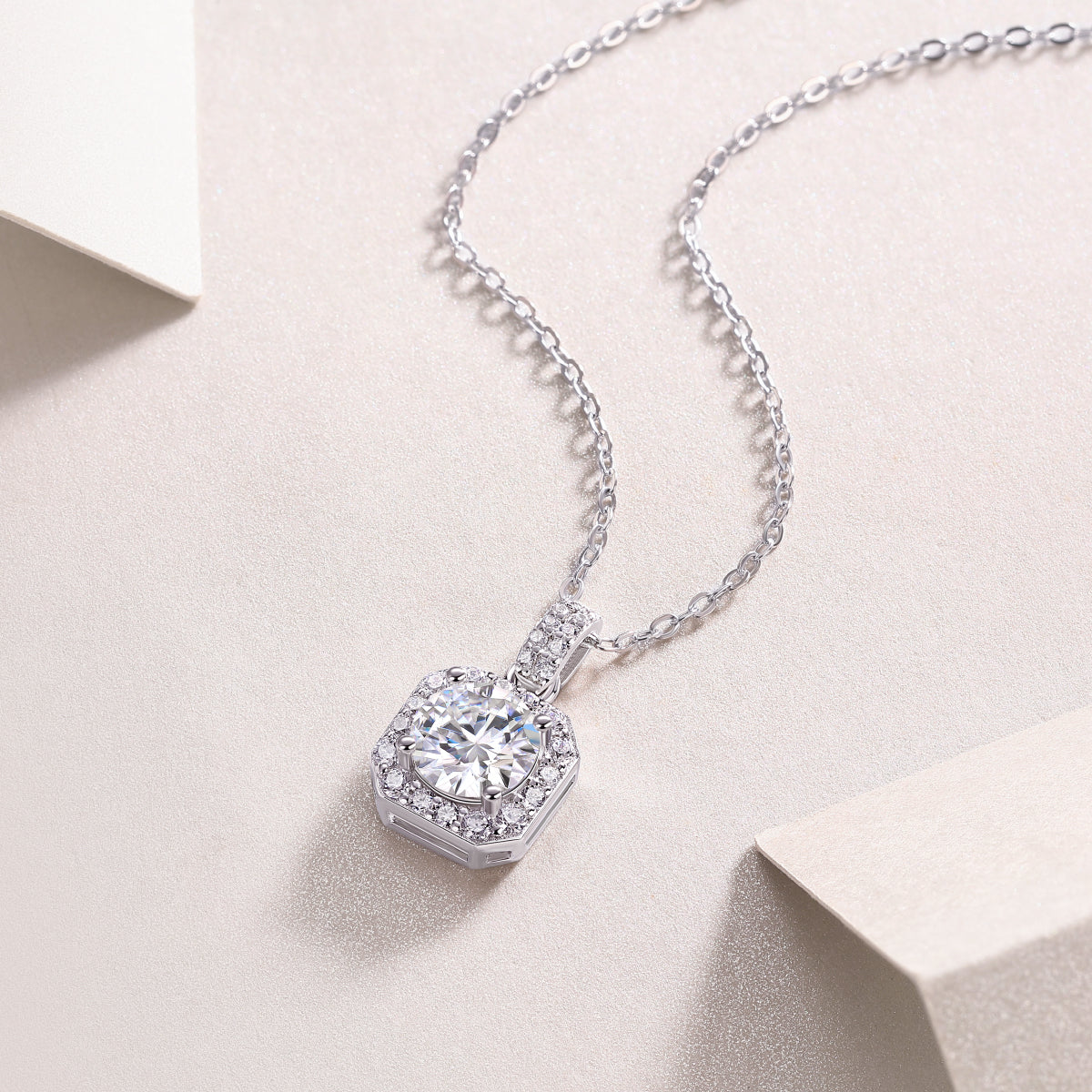 1Dawn Light 1-Carat Moissanite Pendant Necklace in S925 Sterling Silver with Platinum Plating