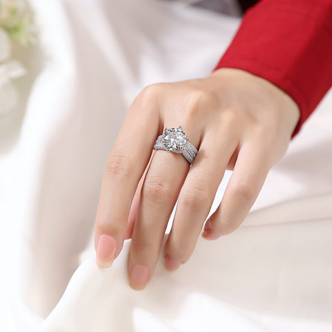 Luxury 5 Carat Moissanite Ring in S925 Silver