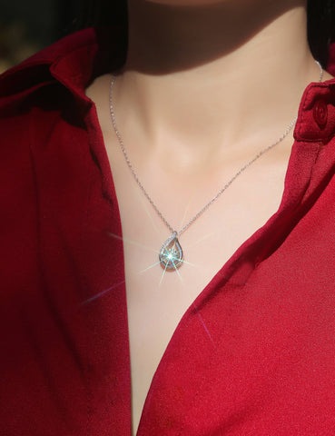 1Carat Moissanite Pendant Necklace in S925 Silver Elegant Drop Design