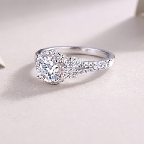 S925 Silver Large Moissanite Wedding Ring Elegant Sparkling Design