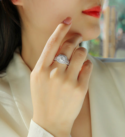 1Starry Sky Crown Moissanite Ring Set in S925 Sterling Silver Elegant Fashion Jewelry