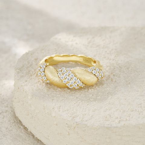 S925 Sterling Silver Gold-Plated Moissanite Ring Fashion Jewelry Accessory