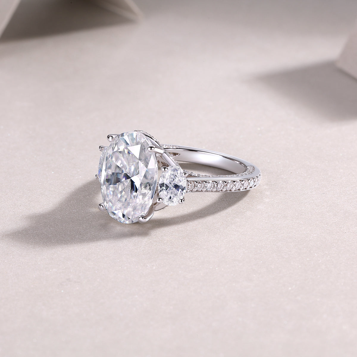 1Crown Of Radiance Moissanite S925 Sterling Silver Ring with Oval Cut